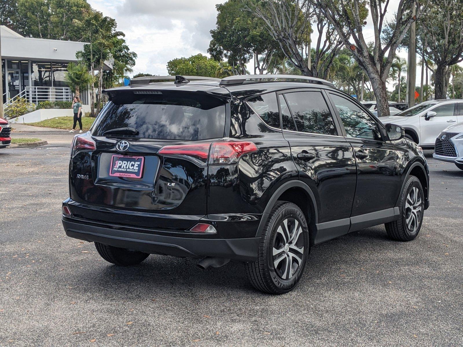 2017 Toyota RAV4 Vehicle Photo in GREENACRES, FL 33463-3207