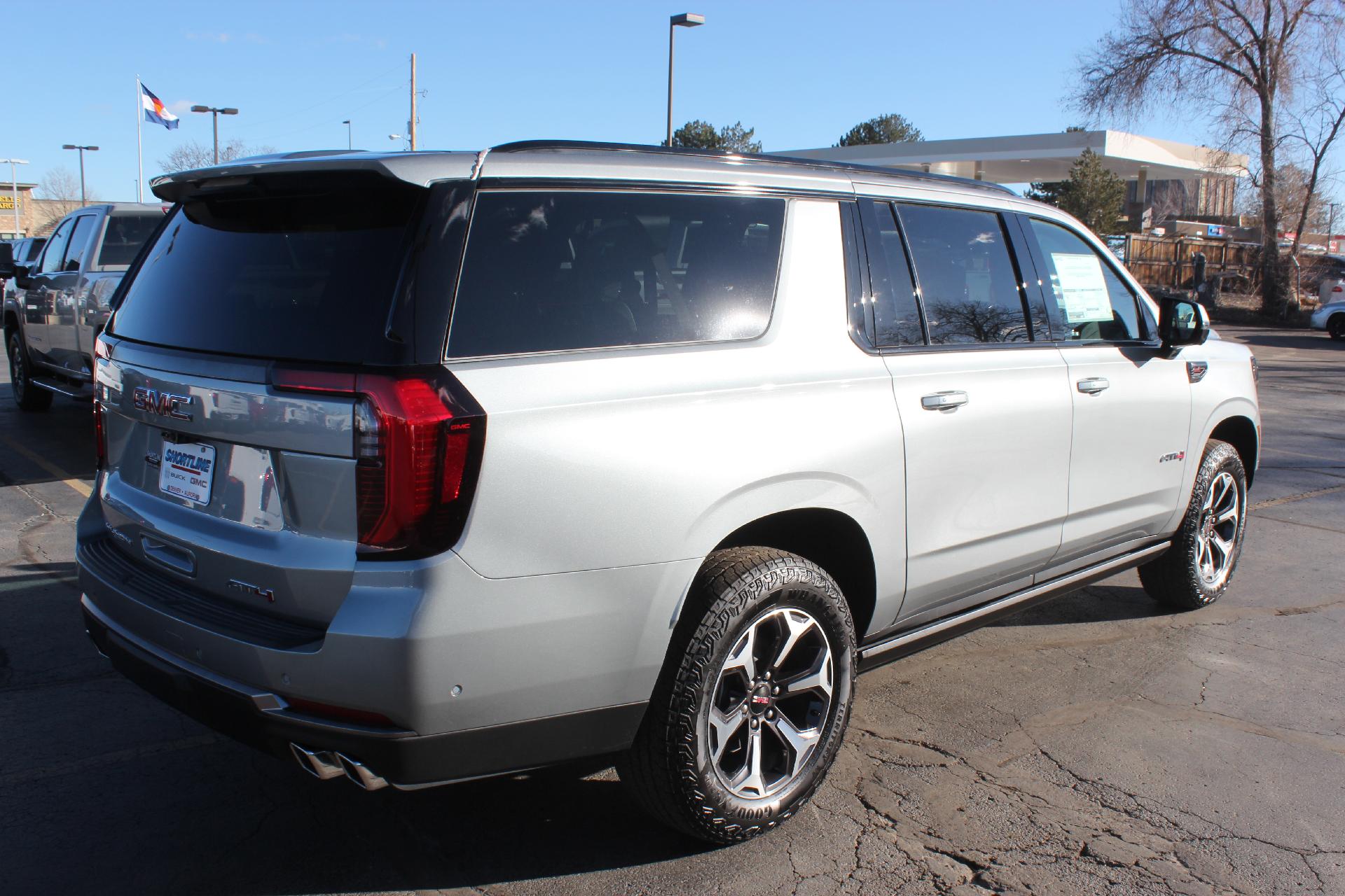 2025 GMC Yukon XL Vehicle Photo in AURORA, CO 80012-4011