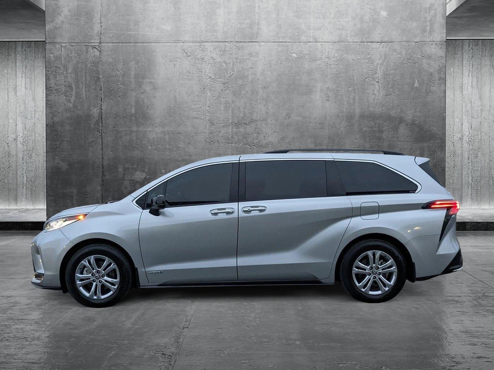 2021 Toyota Sienna Vehicle Photo in Spokane Valley, WA 99212