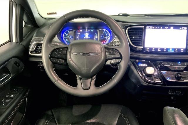 2022 Chrysler Pacifica Vehicle Photo in Kansas City, MO 64114