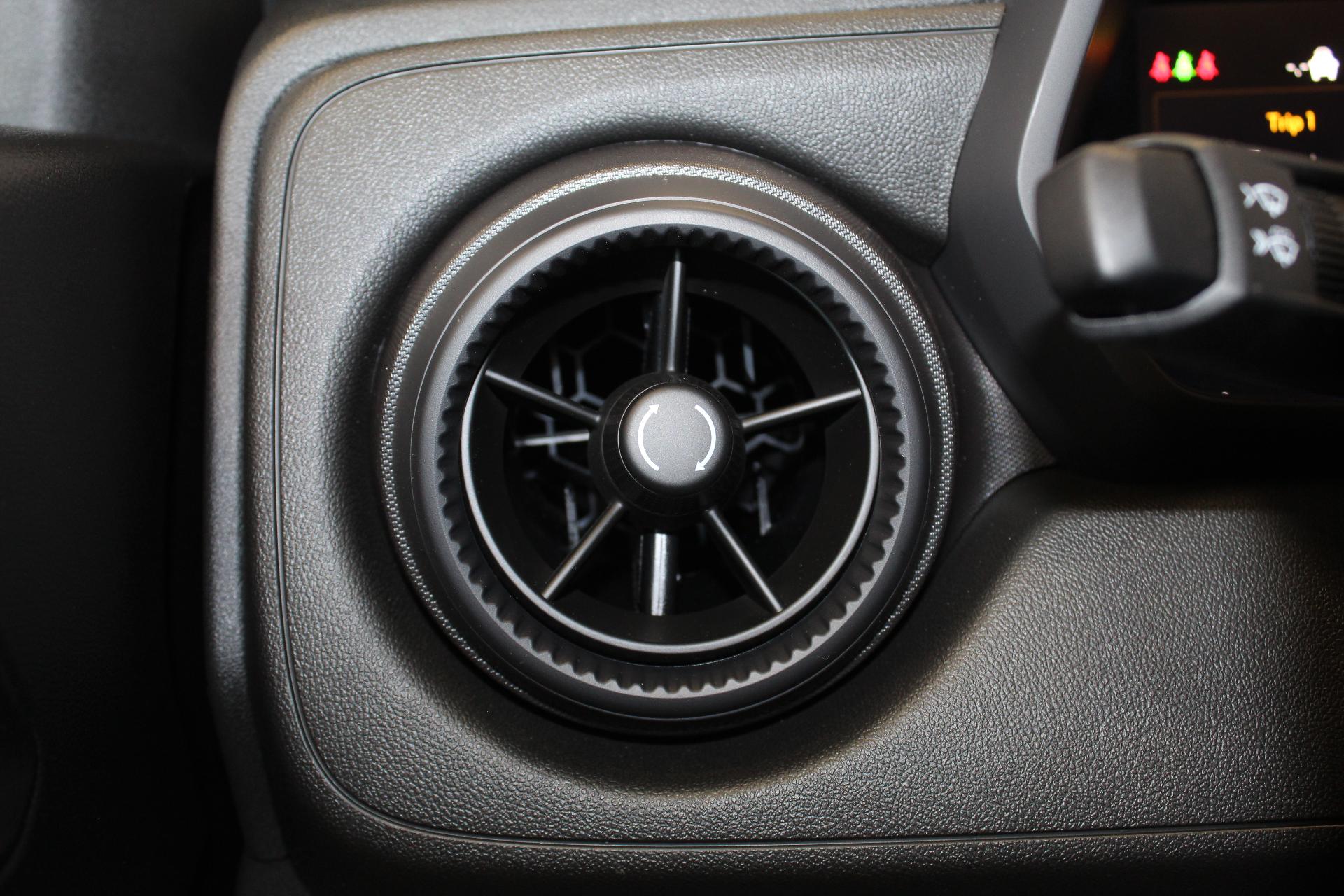 2025 Chevrolet Colorado Vehicle Photo in NORTHAMPTON, MA 01060-1120
