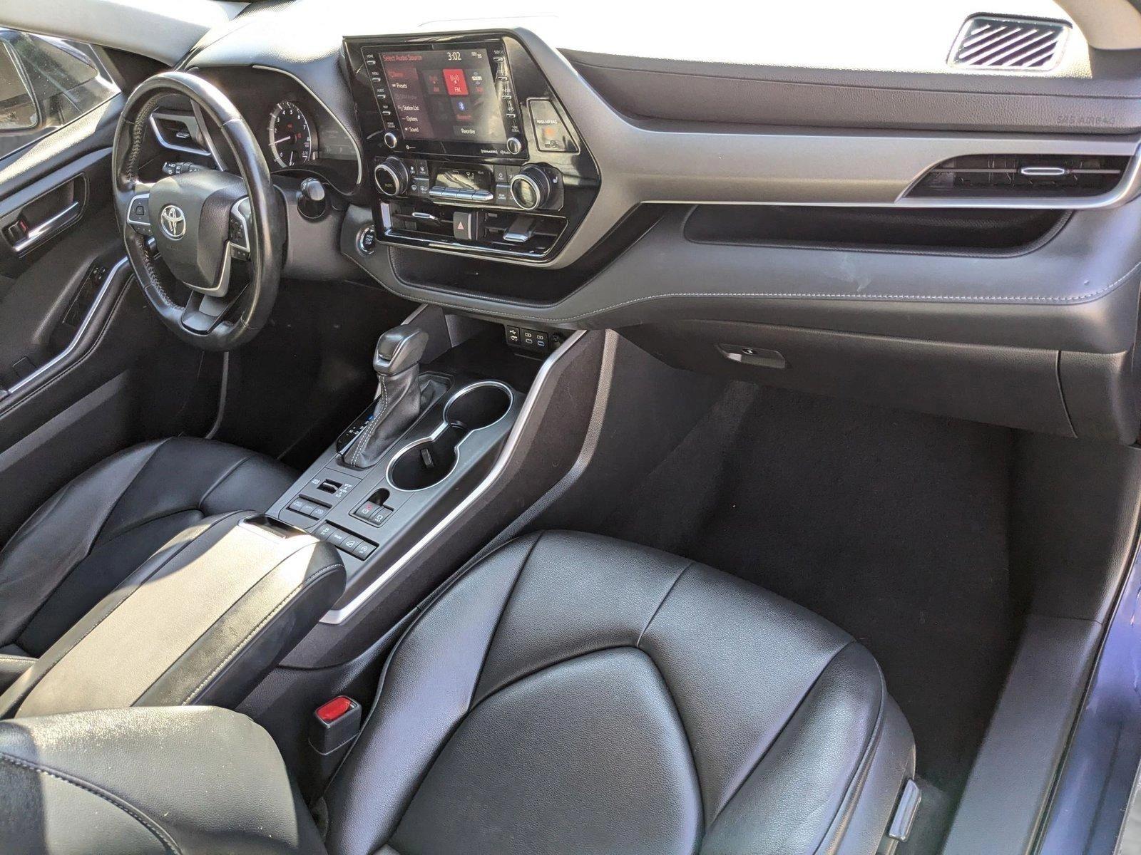 2022 Toyota Highlander Vehicle Photo in Spokane Valley, WA 99212