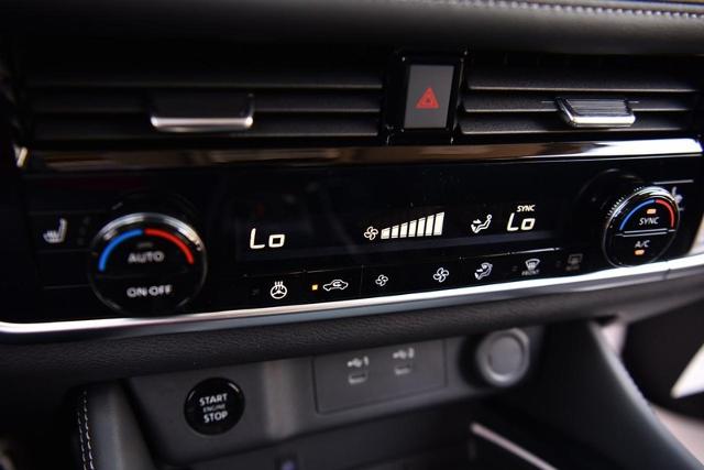 2025 Nissan Rogue Vehicle Photo in Ballwin, MO 63011