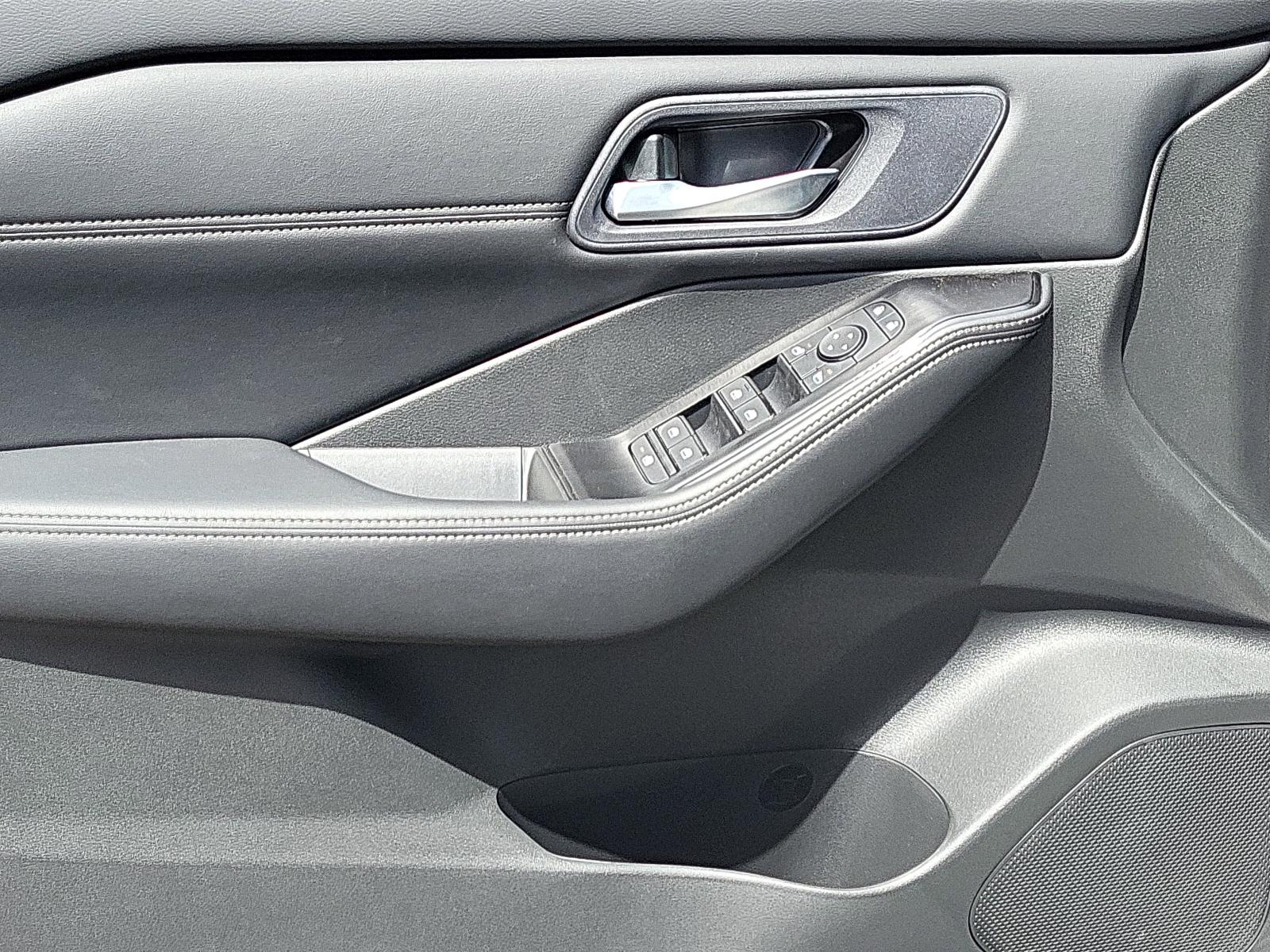 2025 Nissan Rogue Vehicle Photo in Albuquerque, NM 87110