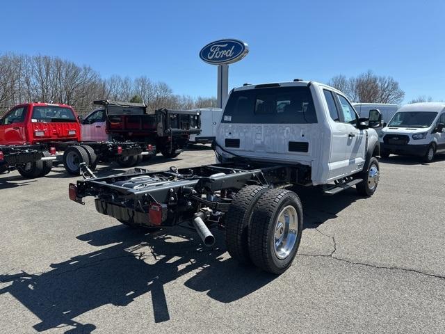 2025 Ford Super Duty F-450 DRW Vehicle Photo in Webster, MA 01570-1415