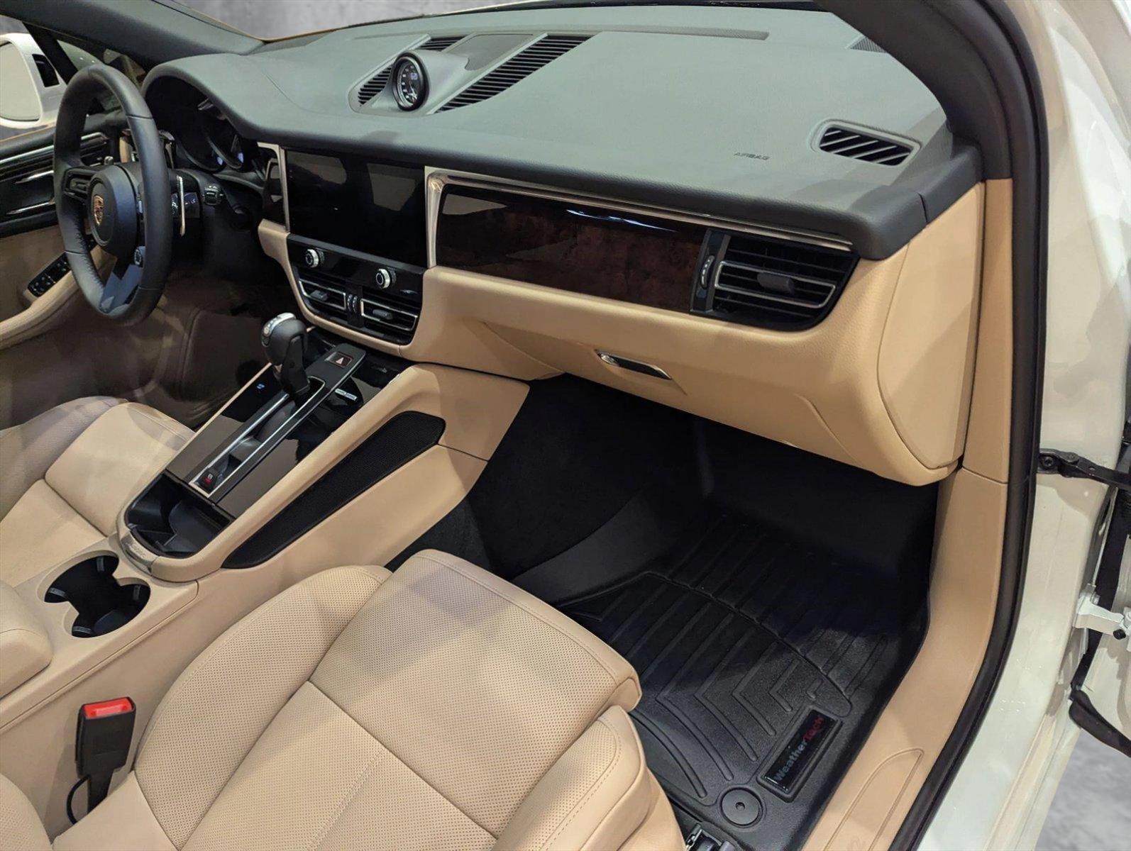 2025 Porsche Macan Vehicle Photo in Pompano Beach, FL 33064