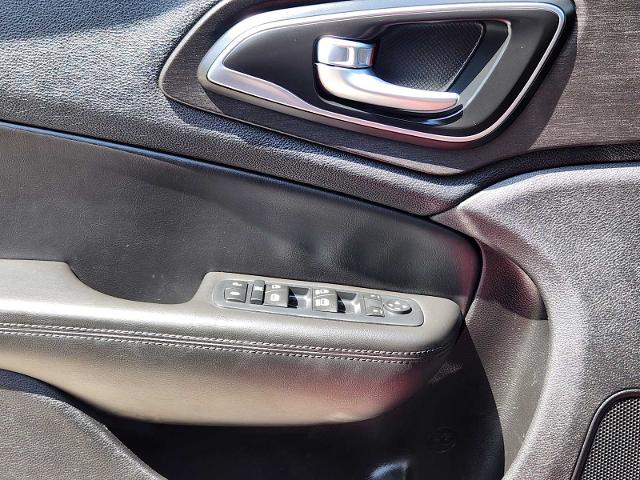 2017 Chrysler 200 Vehicle Photo in DENTON, TX 76210-9321