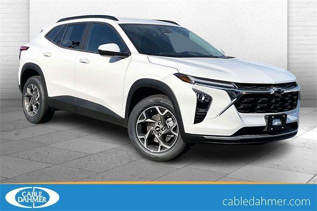 2025 Chevrolet Trax Vehicle Photo in TOPEKA, KS 66609-0000