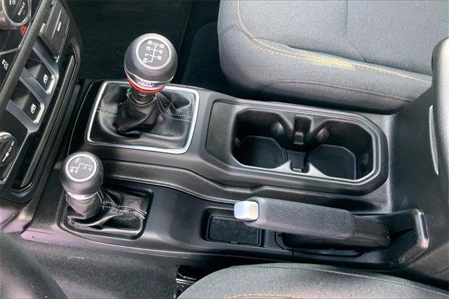 2024 Jeep Wrangler Vehicle Photo in INDEPENDENCE, MO 64055-1377