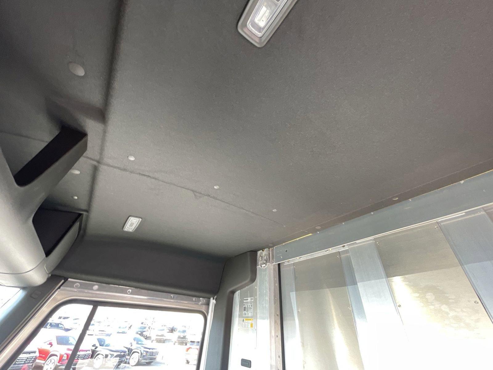 2025 Chevrolet BrightDrop 400 Vehicle Photo in BENTONVILLE, AR 72712-4322