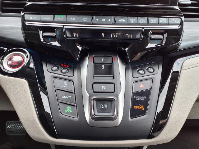 2025 Honda Odyssey Vehicle Photo in Oshkosh, WI 54904
