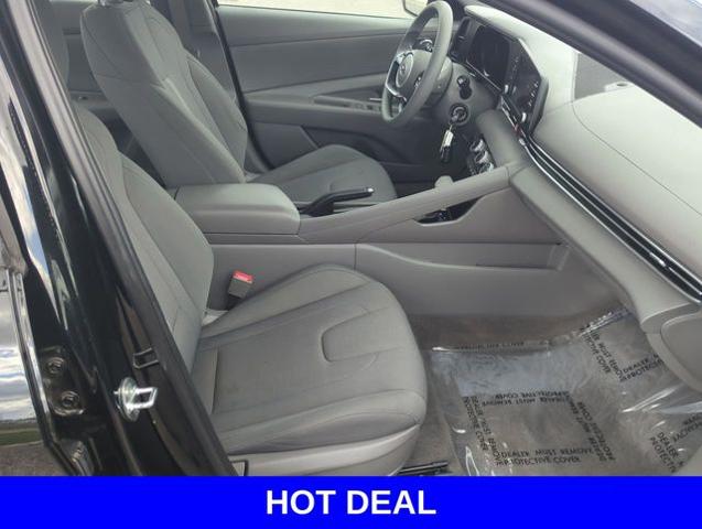 2021 Hyundai ELANTRA Vehicle Photo in Merrillville, IN 46410