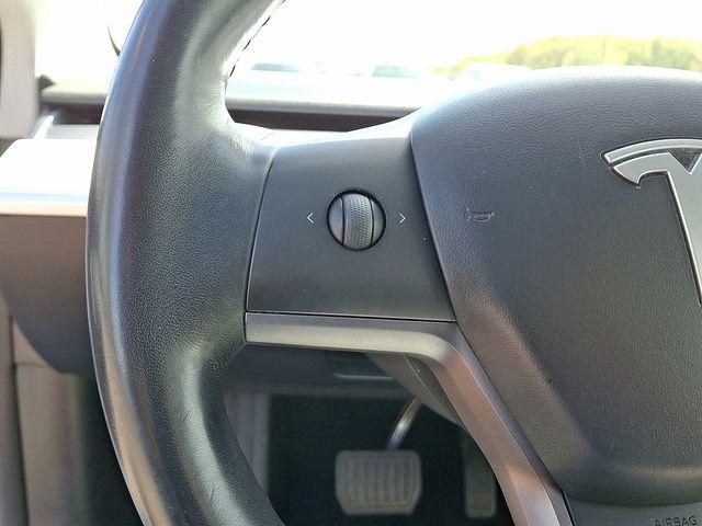 2018 Tesla Model 3 Vehicle Photo in DANBURY, CT 06810-5034