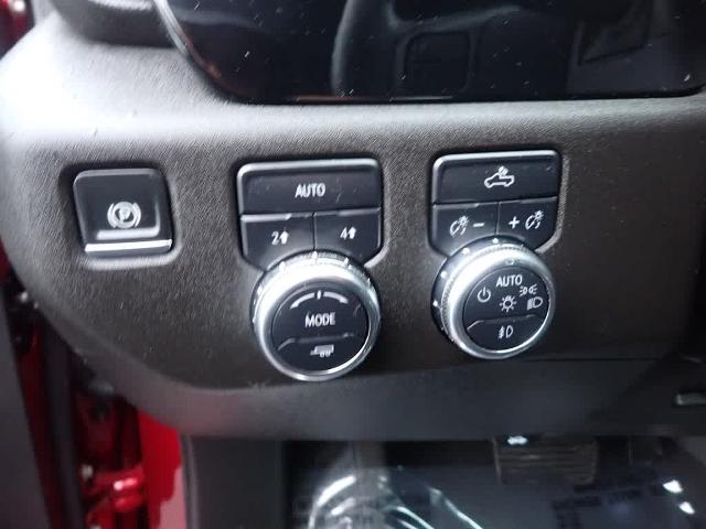 2024 GMC Sierra 1500 Vehicle Photo in ZELIENOPLE, PA 16063-2910
