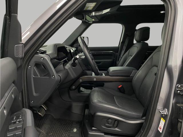 2024 Defender Vehicle Photo in Appleton, WI 54913