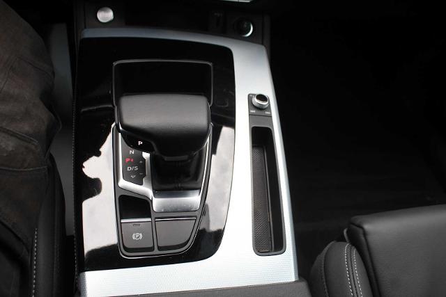 2024 Audi Q5 Vehicle Photo in HOUSTON, TX 77090