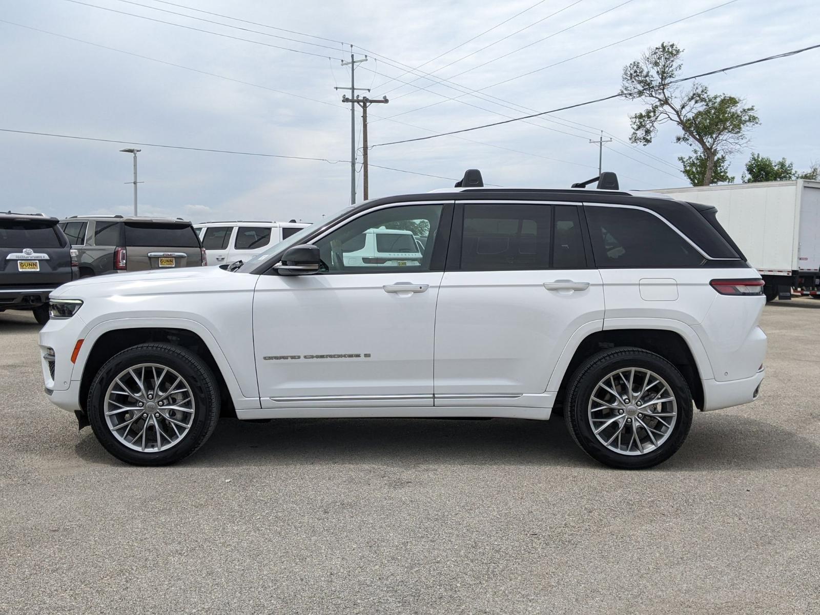 2022 Jeep Grand Cherokee Vehicle Photo in Seguin, TX 78155