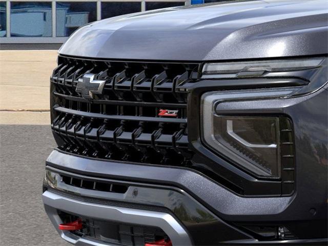 2025 Chevrolet Suburban Vehicle Photo in ENGLEWOOD, CO 80113-6708