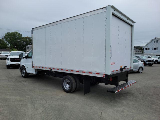2024 Chevrolet Express Cutaway 3500 Vehicle Photo in DANBURY, CT 06810-5034