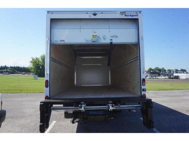 2023 Chevrolet Express Cutaway 4500 Vehicle Photo in ALCOA, TN 37701-3235