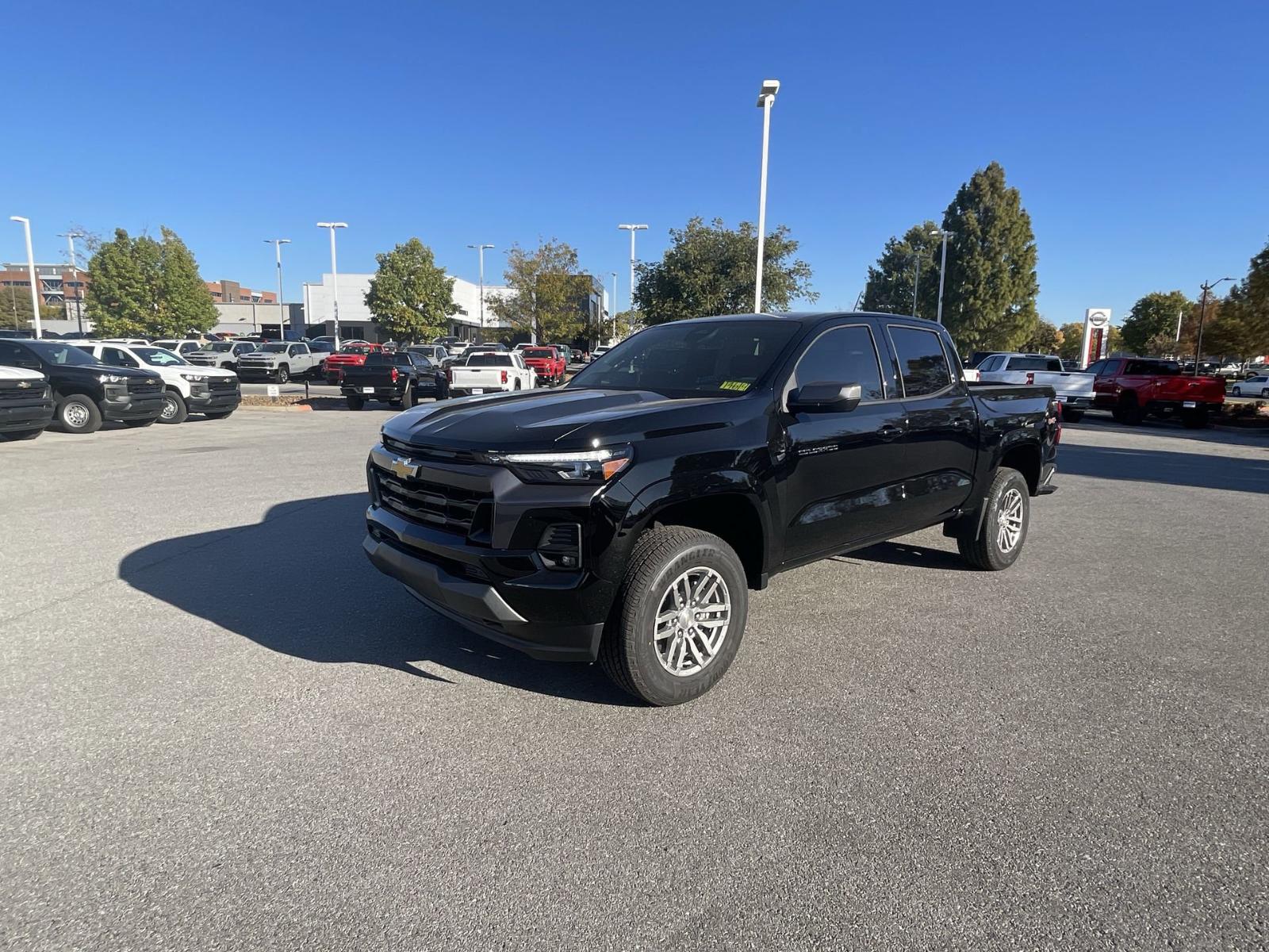 2024 Chevrolet Colorado Vehicle Photo in BENTONVILLE, AR 72712-4322