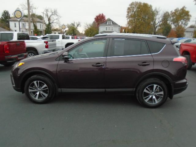 Used 2018 Toyota RAV4 XLE with VIN 2T3RFREV6JW774538 for sale in Shelbyville, IL