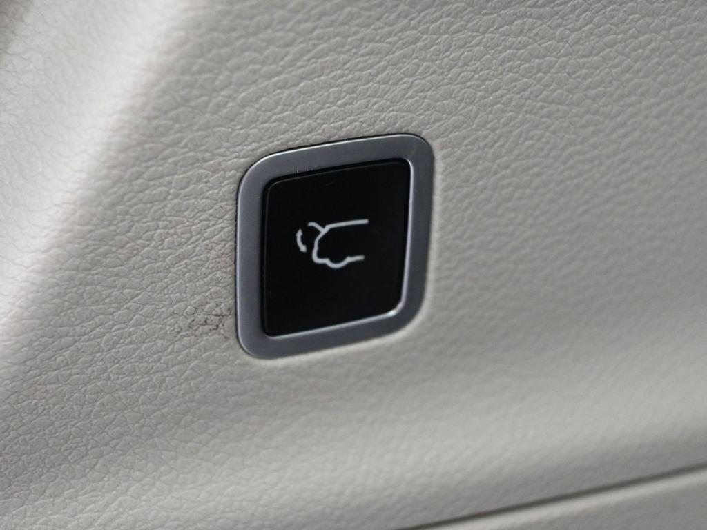 2018 Chrysler Pacifica Vehicle Photo in Marion, IA 52302