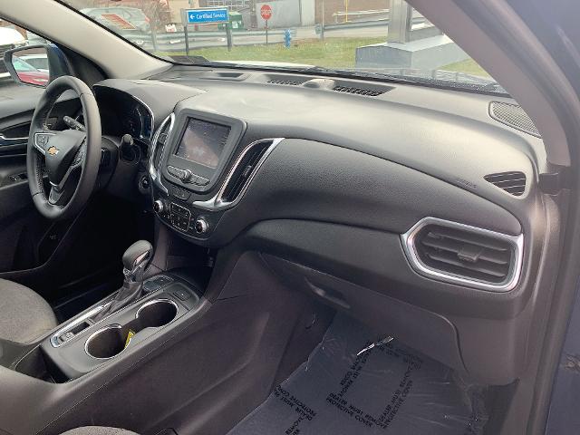 2022 Chevrolet Equinox Vehicle Photo in MOON TOWNSHIP, PA 15108-2571