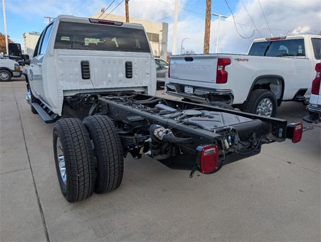 2025 Chevrolet Silverado 3500 HD CC Vehicle Photo in ENGLEWOOD, CO 80113-6708