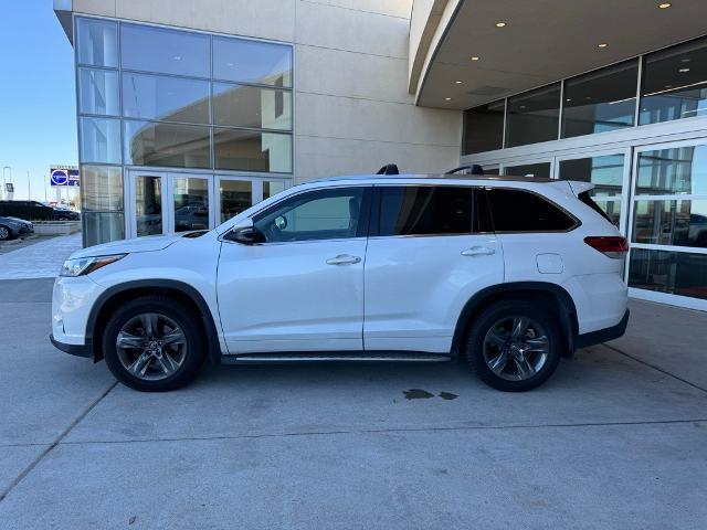 2017 Toyota Highlander Vehicle Photo in Grapevine, TX 76051