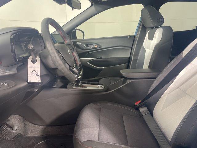 2025 Chevrolet Trax Vehicle Photo in PHOENIX, AZ 85014-3381