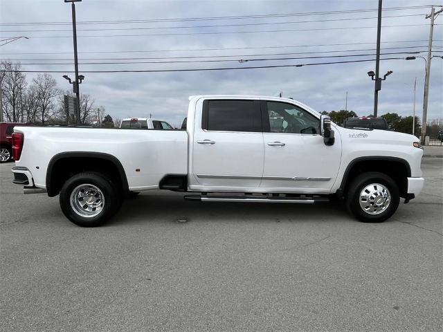 2025 Chevrolet Silverado 3500 HD Vehicle Photo in ALCOA, TN 37701-3235