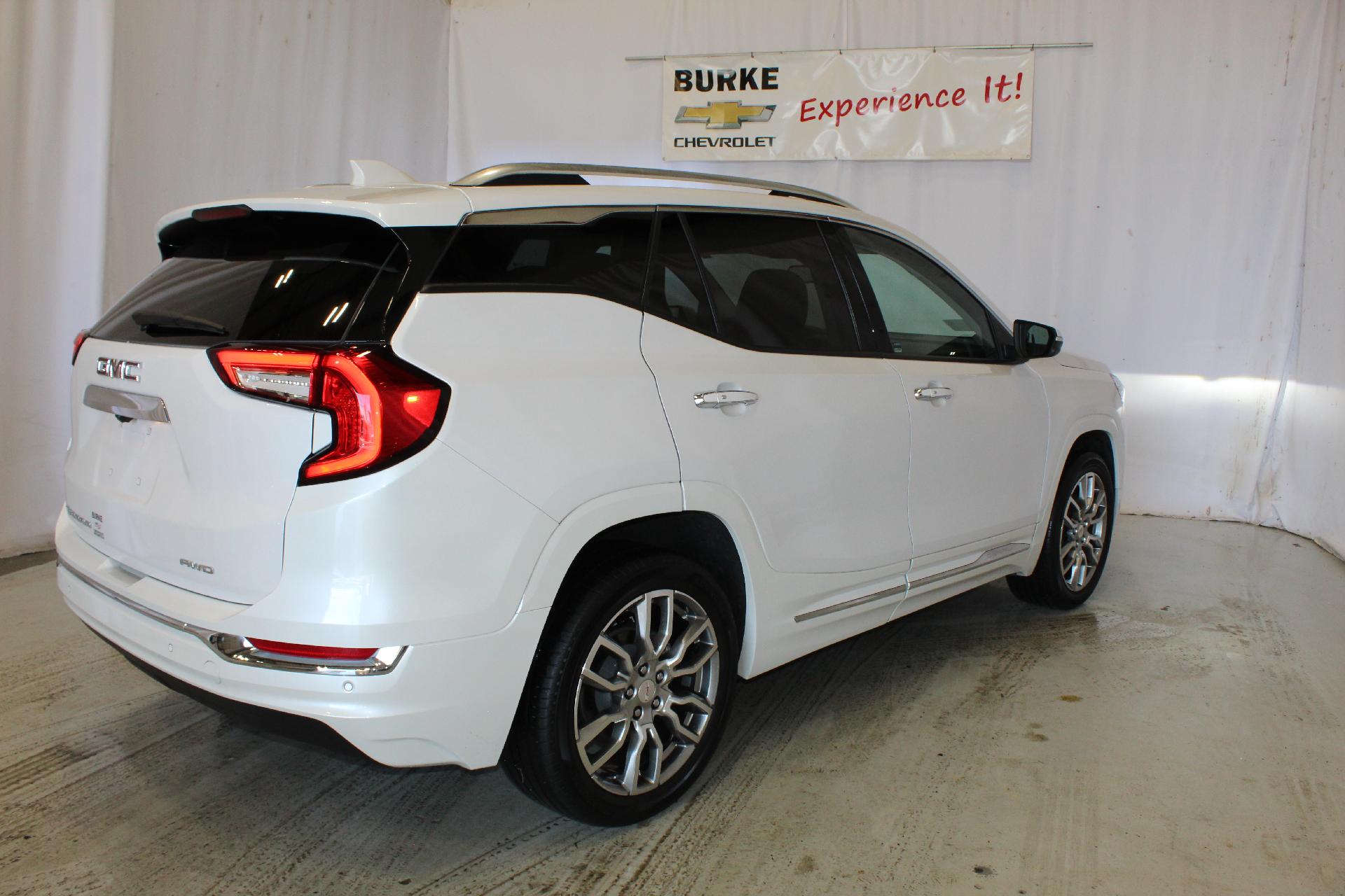 2022 GMC Terrain Vehicle Photo in NORTHAMPTON, MA 01060-1120