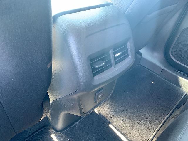 2022 Chevrolet Equinox Vehicle Photo in MOON TOWNSHIP, PA 15108-2571