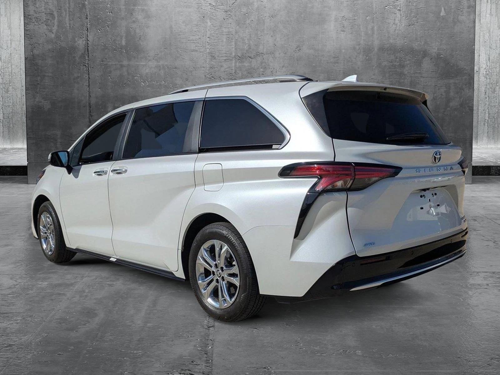 2024 Toyota Sienna Vehicle Photo in Winter Park, FL 32792
