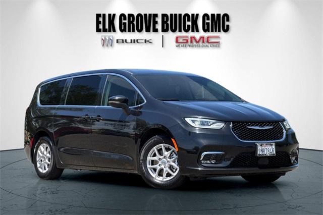 2023 Chrysler Pacifica Vehicle Photo in ELK GROVE, CA 95757-8703
