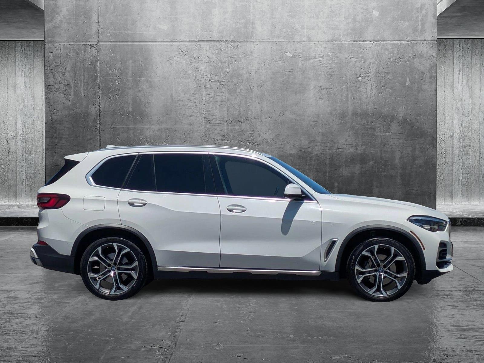 2022 BMW X5 sDrive40i Vehicle Photo in Valencia, CA 91355-1794