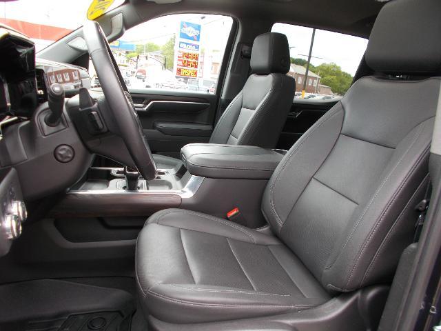 2023 GMC Sierra 1500 Vehicle Photo in LOWELL, MA 01852-4336