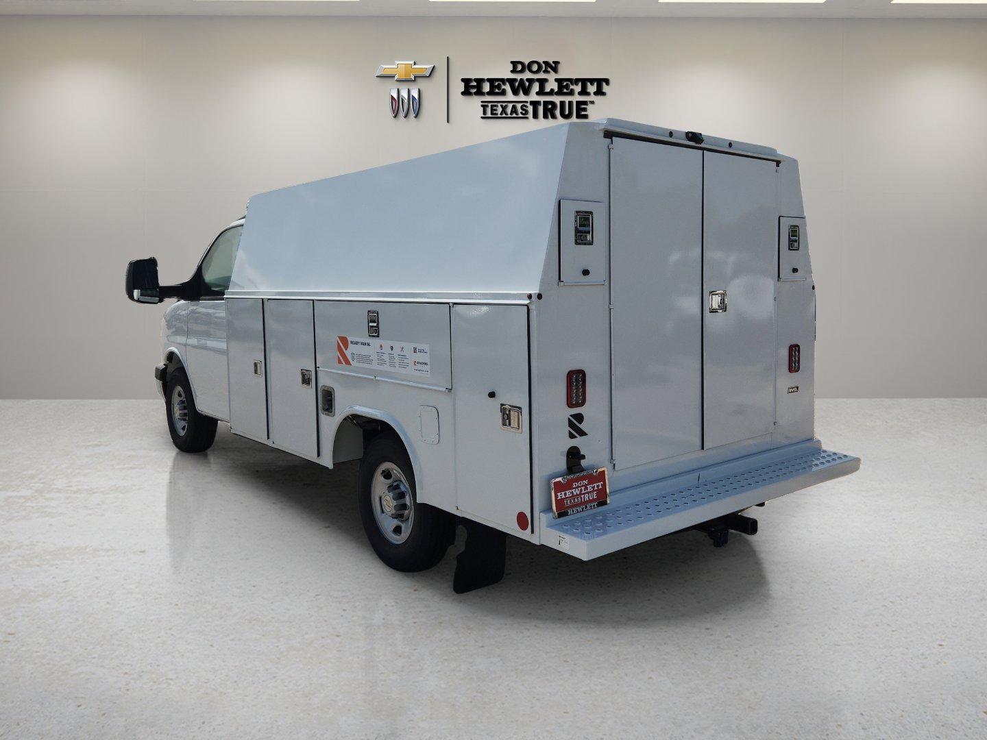 2025 Chevrolet Express Cutaway 3500 Vehicle Photo in GEORGETOWN, TX 78626-7508