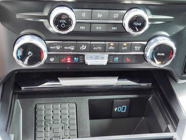 2023 Ford Super Duty F-250 SRW Vehicle Photo in DENTON, TX 76210-9321