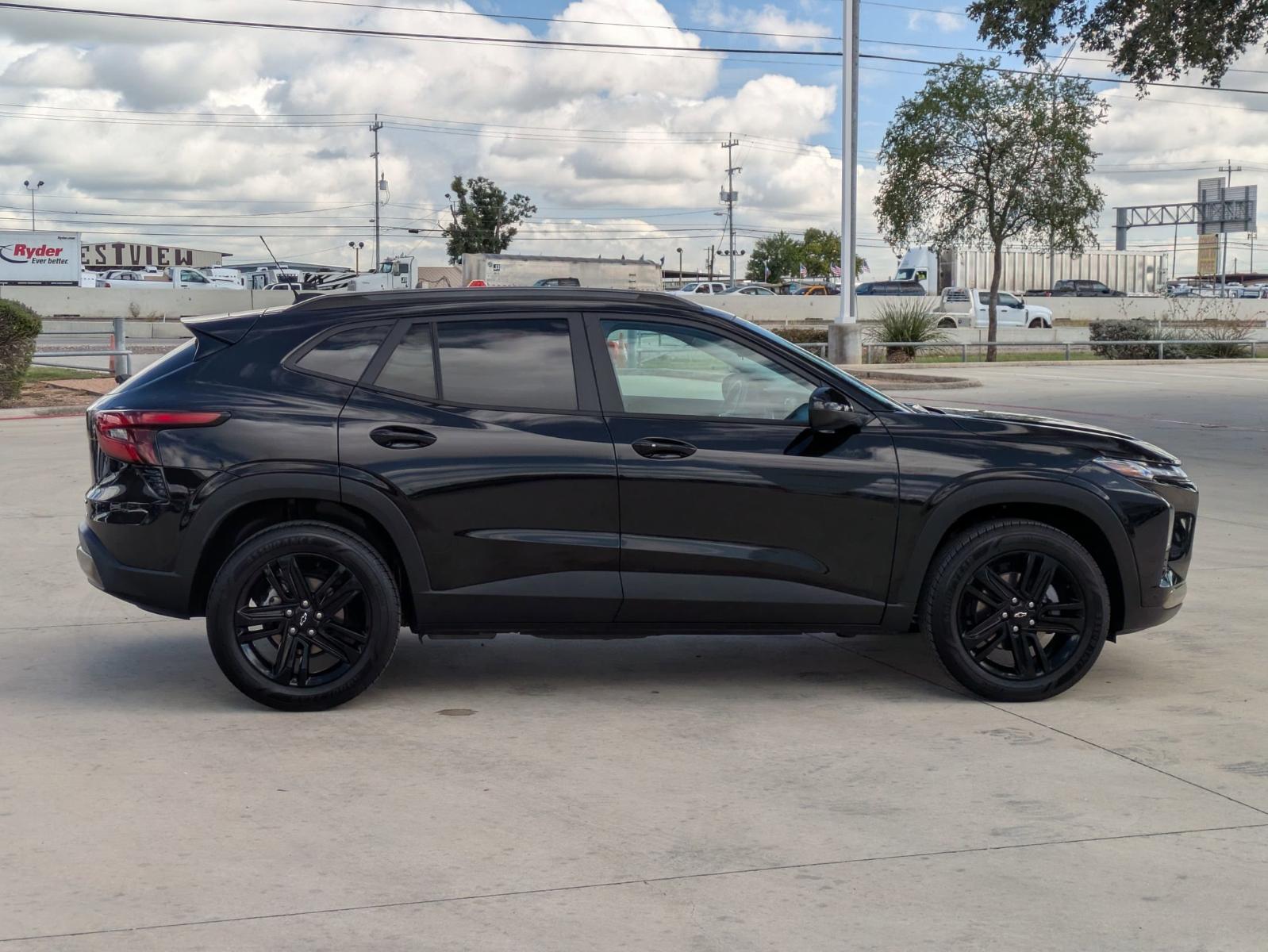 2025 Chevrolet Trax Vehicle Photo in SELMA, TX 78154-1460