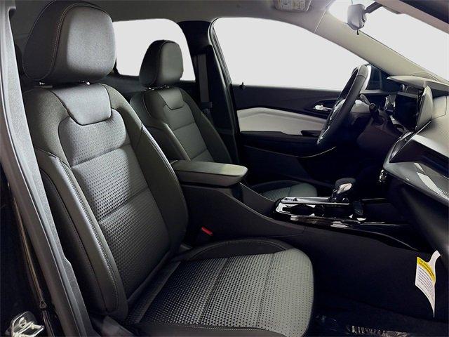 2025 Chevrolet Trax Vehicle Photo in PUYALLUP, WA 98371-4149