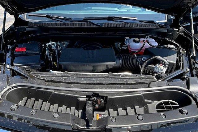 2025 Chevrolet Suburban Vehicle Photo in TOPEKA, KS 66609-0000