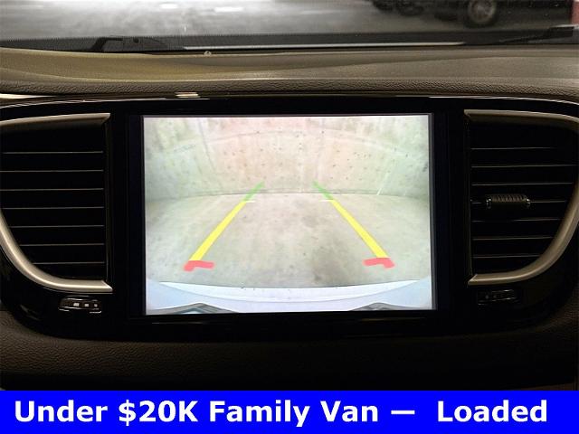 2022 Chrysler Pacifica Vehicle Photo in EVERETT, WA 98203-5662