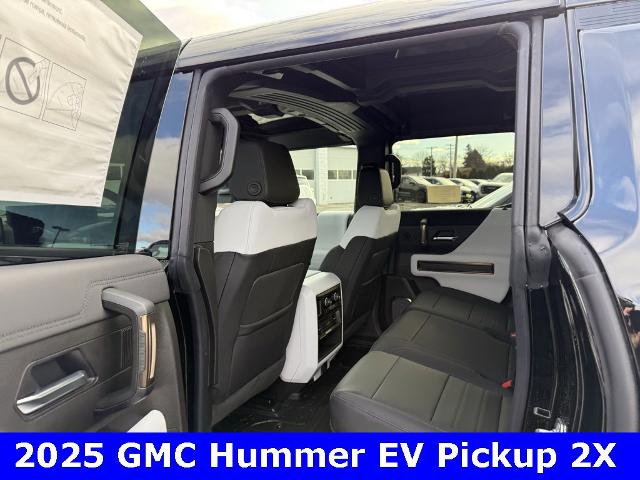 2025 GMC HUMMER EV Pickup Vehicle Photo in CHICOPEE, MA 01020-5001