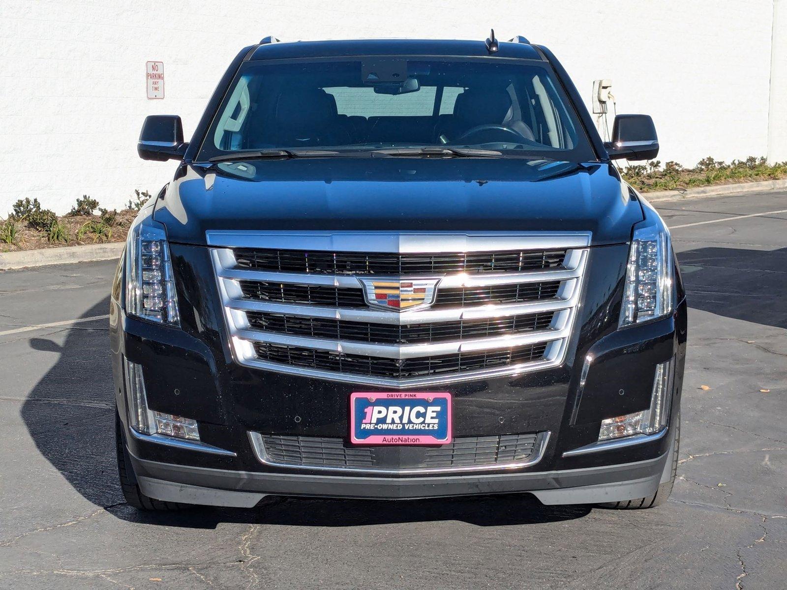 2018 Cadillac Escalade Vehicle Photo in VALENCIA, CA 91355-1705