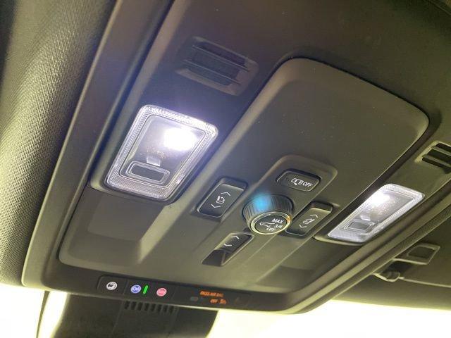 2025 Chevrolet Tahoe Vehicle Photo in PHOENIX, AZ 85014-3381