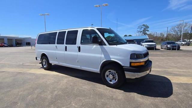 2020 Chevrolet Express Passenger 3500 Vehicle Photo in CROSBY, TX 77532-9157