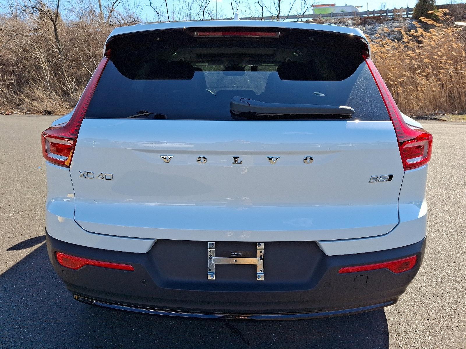 2025 Volvo XC40 Vehicle Photo in Trevose, PA 19053