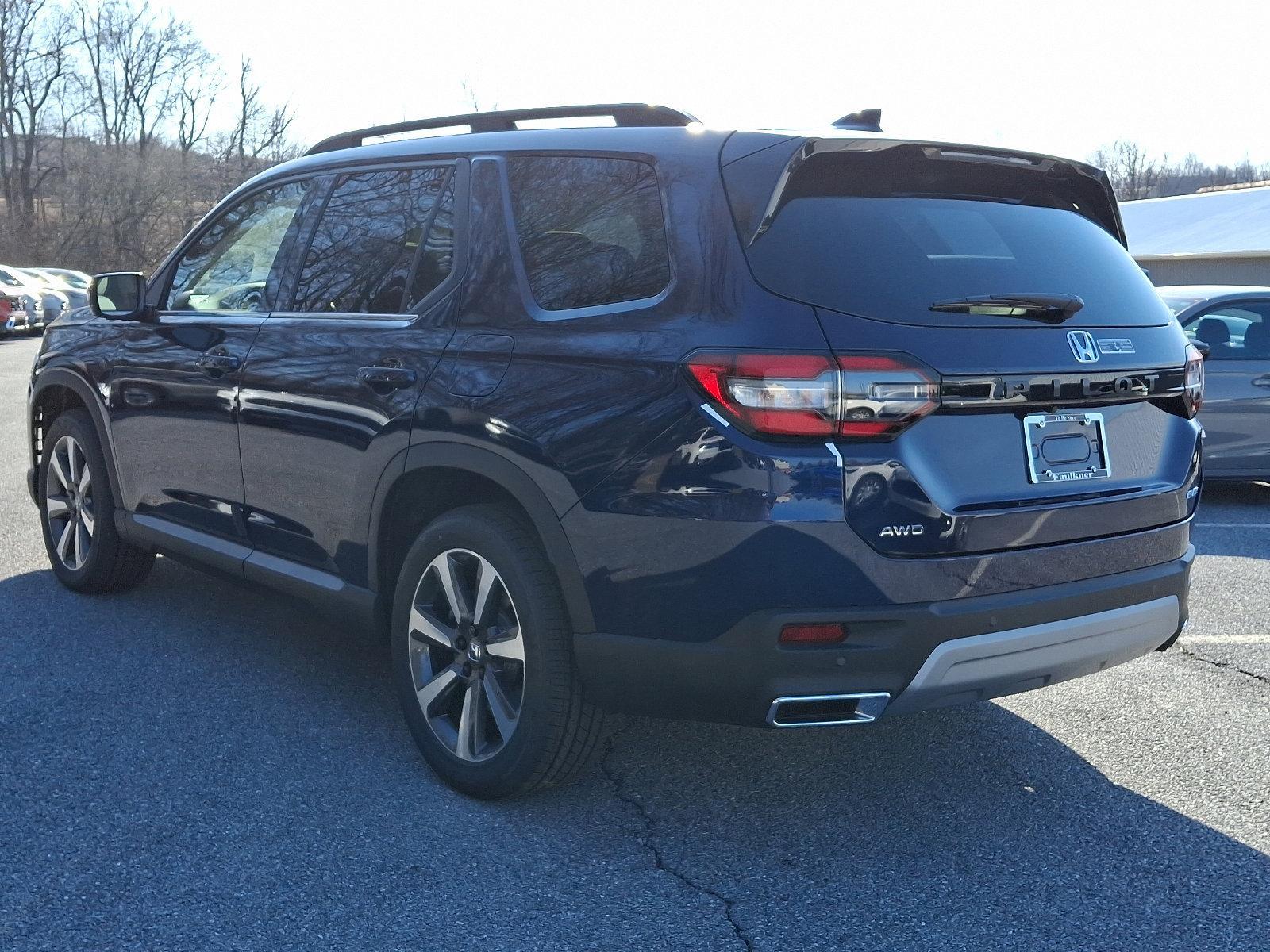 2025 Honda Pilot Vehicle Photo in Harrisburg, PA 17111